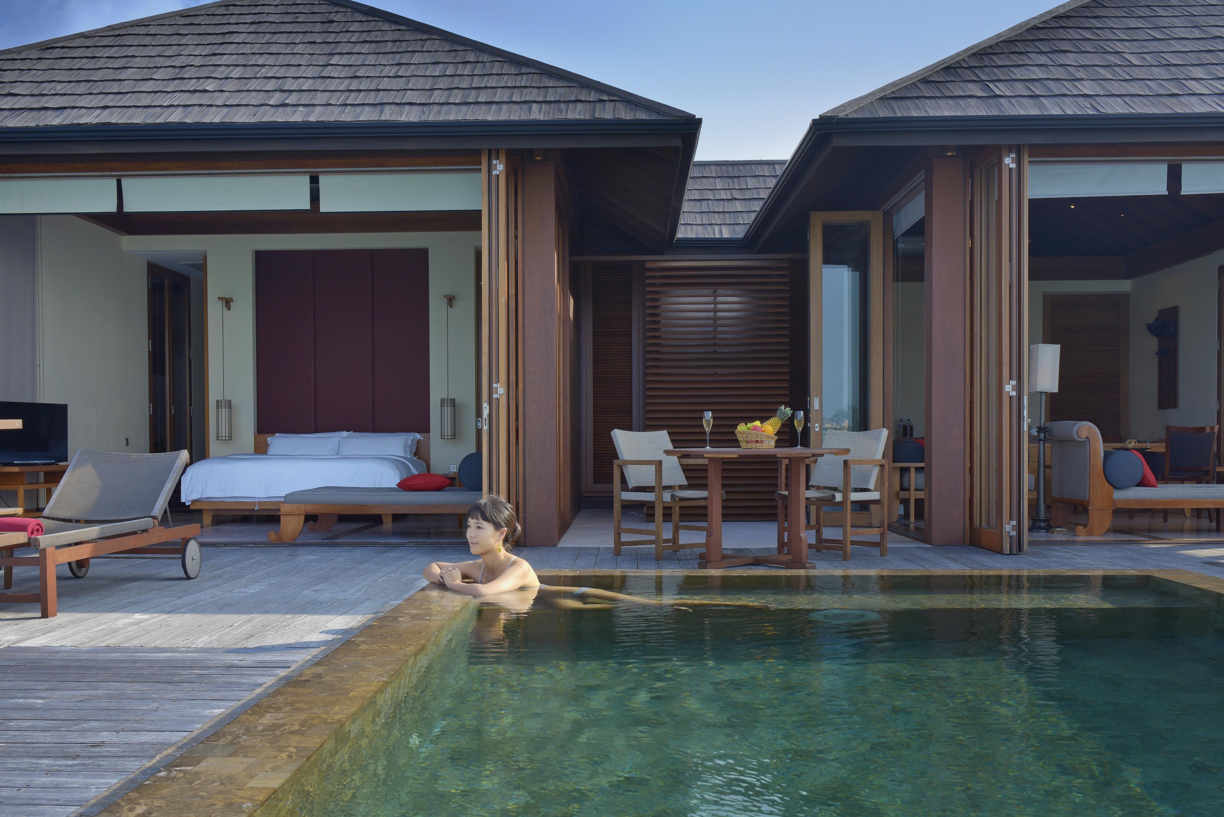 Villa Nautica Paradise Island Resort Himmafushi Esterno foto A pool villa at the resort
