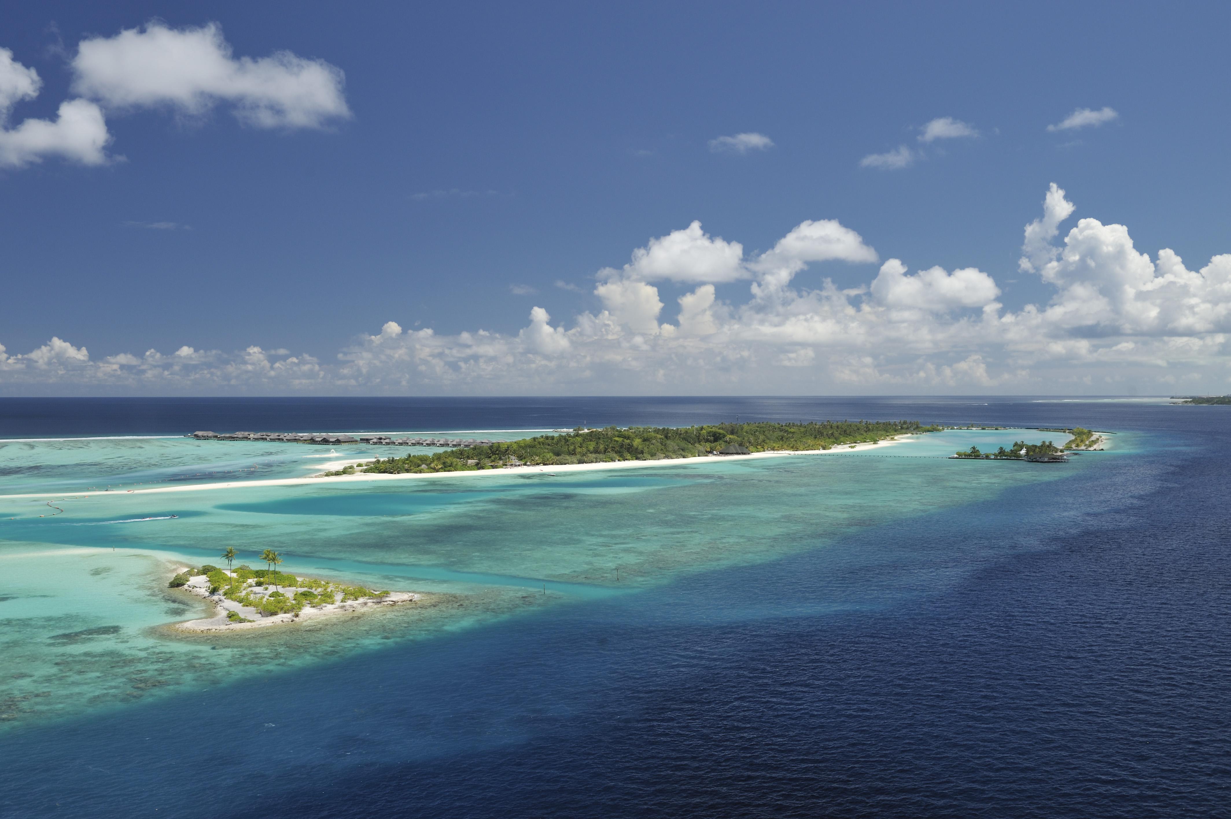 Villa Nautica Paradise Island Resort Himmafushi Esterno foto Aerial view of the island