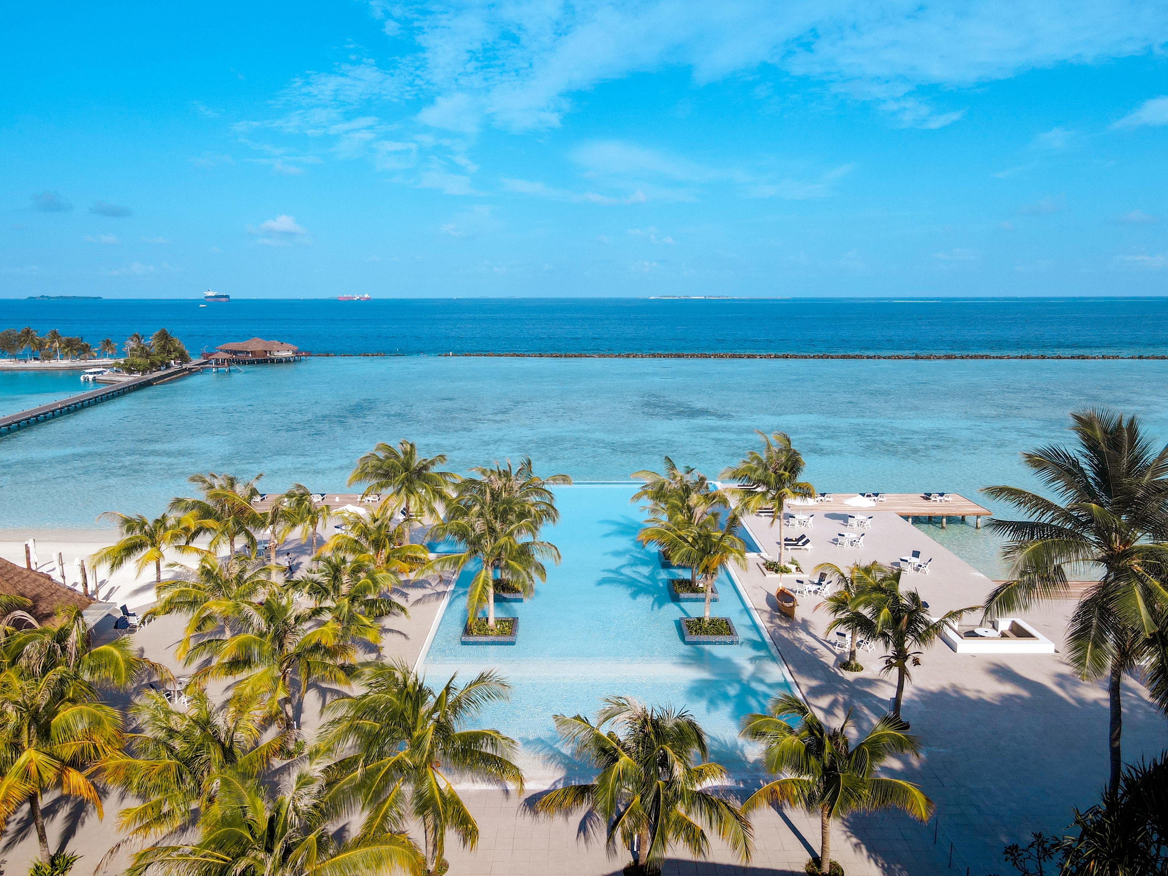 Villa Nautica Paradise Island Resort Himmafushi Esterno foto The view of the Indian Ocean from the resort