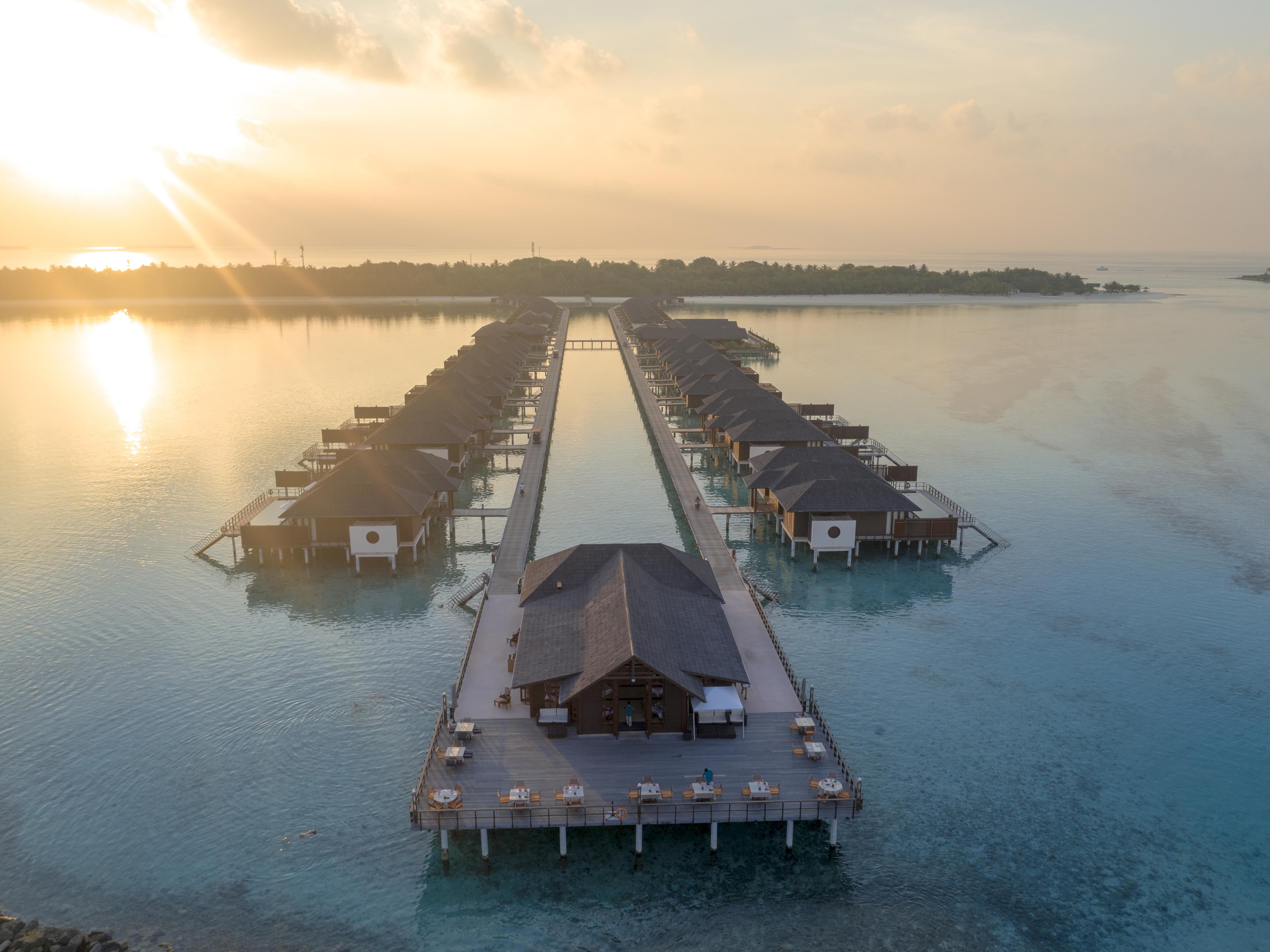 Villa Nautica Paradise Island Resort Himmafushi Esterno foto Aerial view of the resort