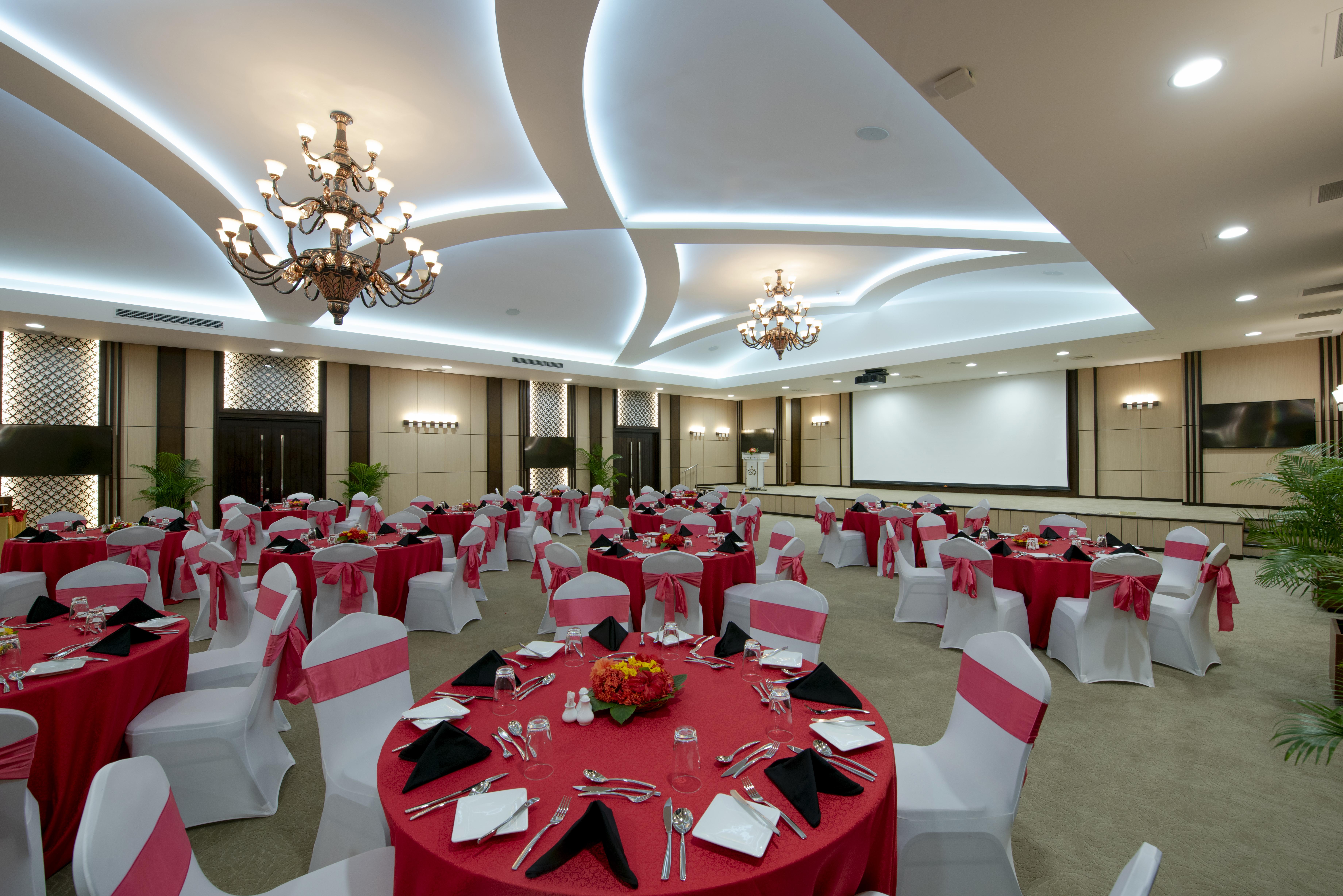 Villa Nautica Paradise Island Resort Himmafushi Esterno foto The Grand Ballroom
