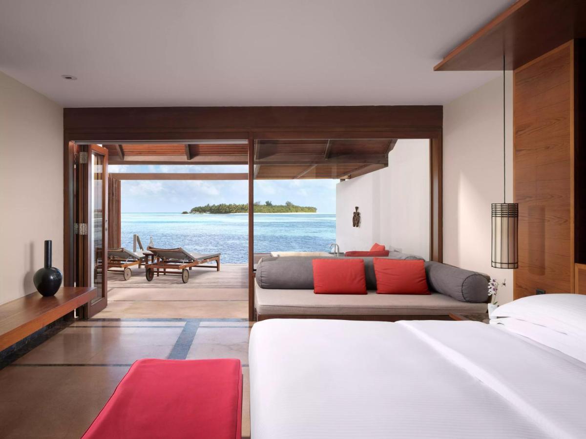Villa Nautica Paradise Island Resort Himmafushi Esterno foto A bedroom at the W Maldives