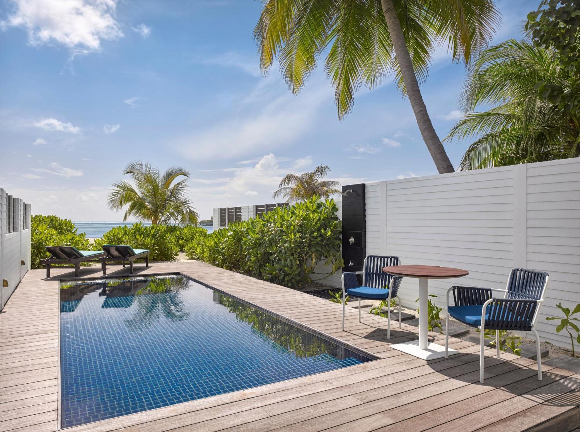 Villa Nautica Paradise Island Resort Himmafushi Esterno foto Beach villa with pool